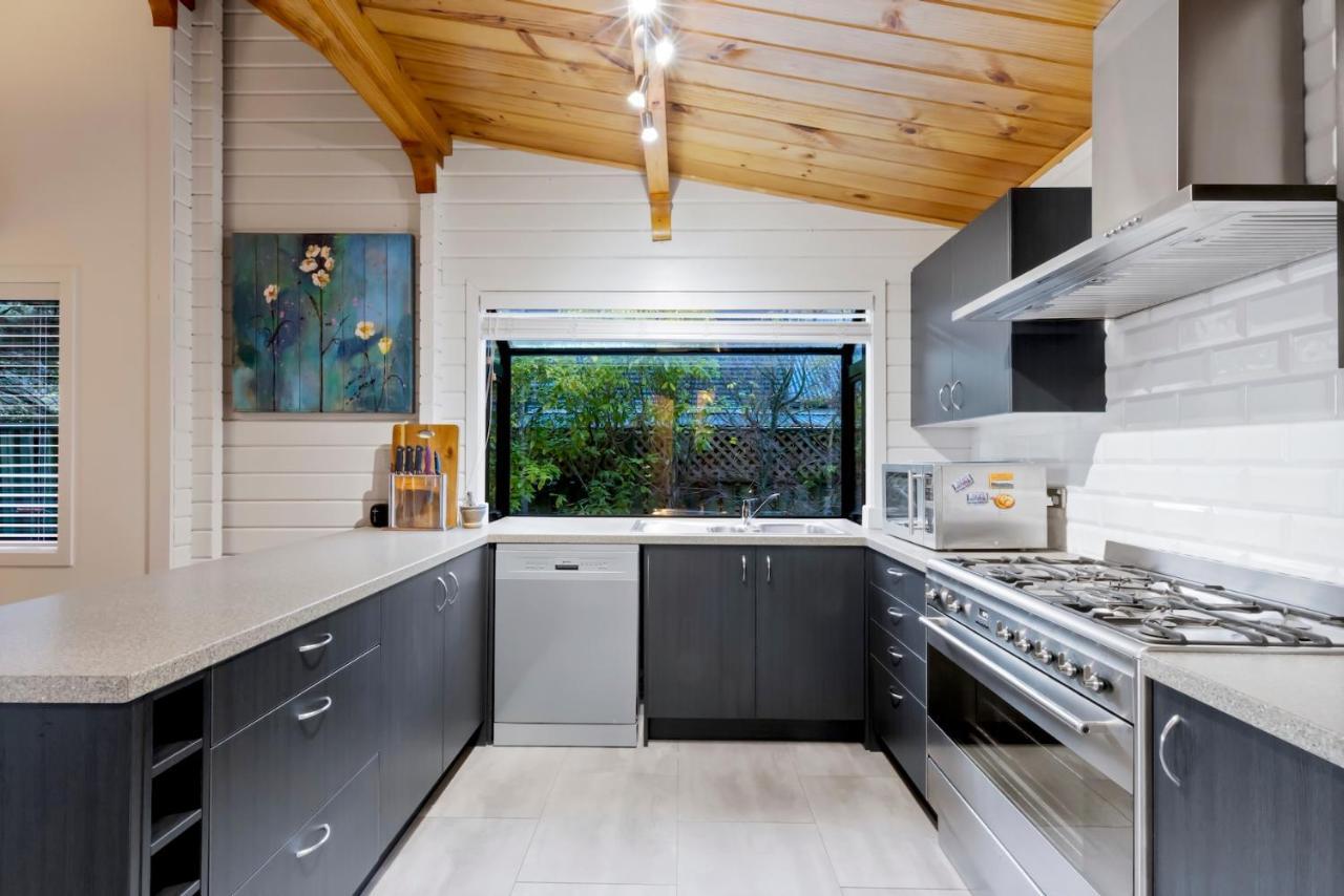 Kereru Cottage, Cosy Log Cabin, Serene Lake & Mountain Views Queenstown Buitenkant foto